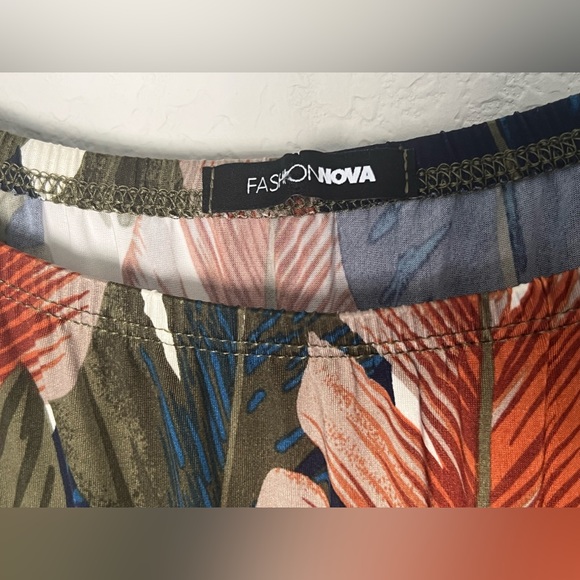 FashionNova Off Shoulder Maxi Dress Size Small - Picture 5 of 10